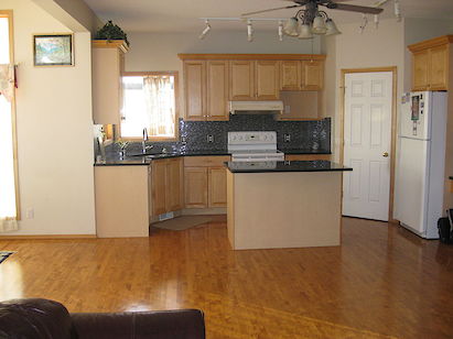 Calgary 5 bedrooms House for rent. Property photo: 100806-2