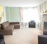 Large Bright 2 BR plus den Kensington Townhouse 3 mins to Downtown! — Sunnyside, Calgary