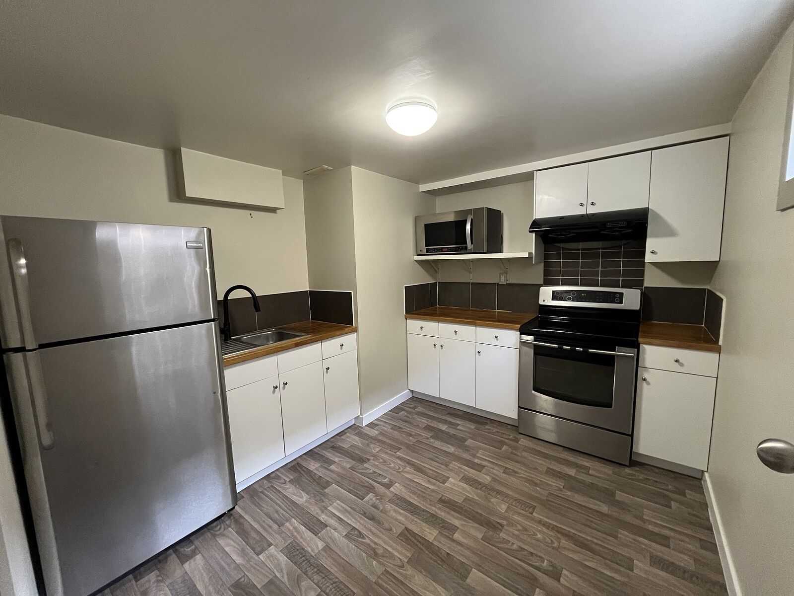 Calgary 2 bedrooms Basement for rent. Property photo: 101729-1