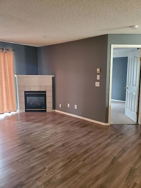 Calgary 2 bedrooms Condo Unit for rent. Property photo: 102052-2