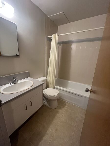 Calgary 1 bedroom Apartment for rent. Property photo: 103543-3