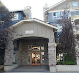 Top floor 1 bedroom + den unit next to MRU