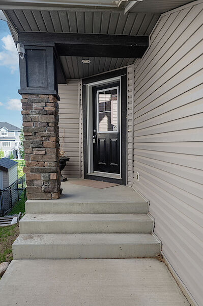 Calgary 4 + Den bedrooms House for rent. Property photo: 106660-2