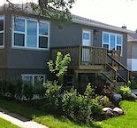 Beautifully renovated innercity home with deck overlooking park! — Renfrew, Calgary