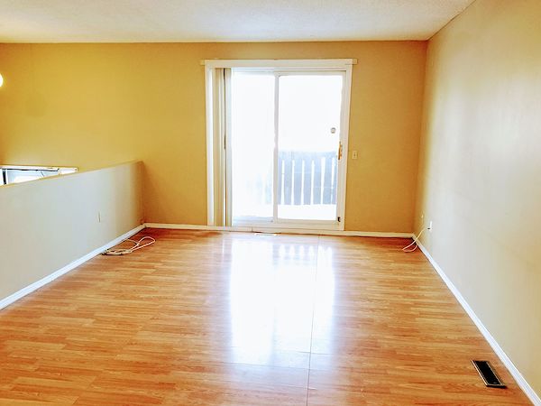 Calgary 3 bedrooms Duplex for rent. Property photo: 108068-3