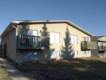 Calgary 3 bedrooms Townhouse for rent. Property photo: 10900-2