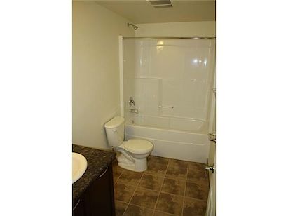 Calgary 2 bedrooms Condo Unit for rent. Property photo: 110538-2