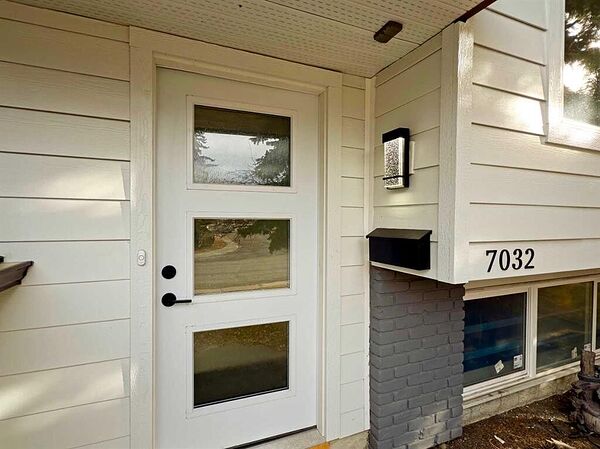 Calgary 5 bedrooms House for rent. Property photo: 110911-2