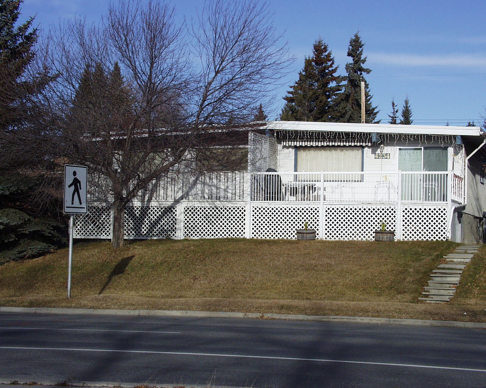 Calgary 2 bedrooms Room For Rent for rent. Property photo: 11134-1