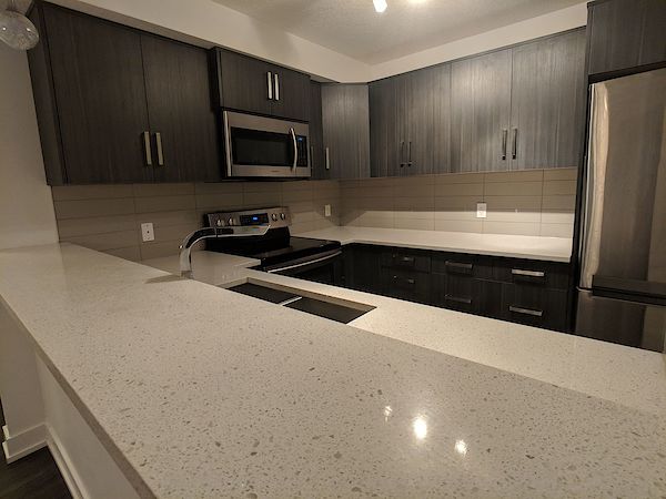 Calgary 2 bedrooms Condo Unit for rent. Property photo: 112007-3
