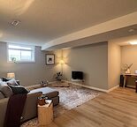 3 br NEWLY RENOVATED, BRIGHT BOWNESS SUITE