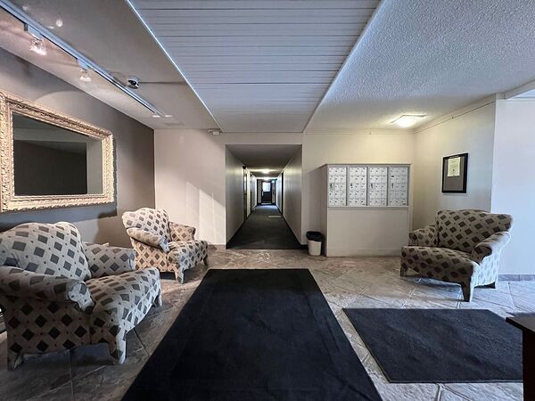 Calgary 1 bedroom Apartment for rent. Property photo: 114019-3