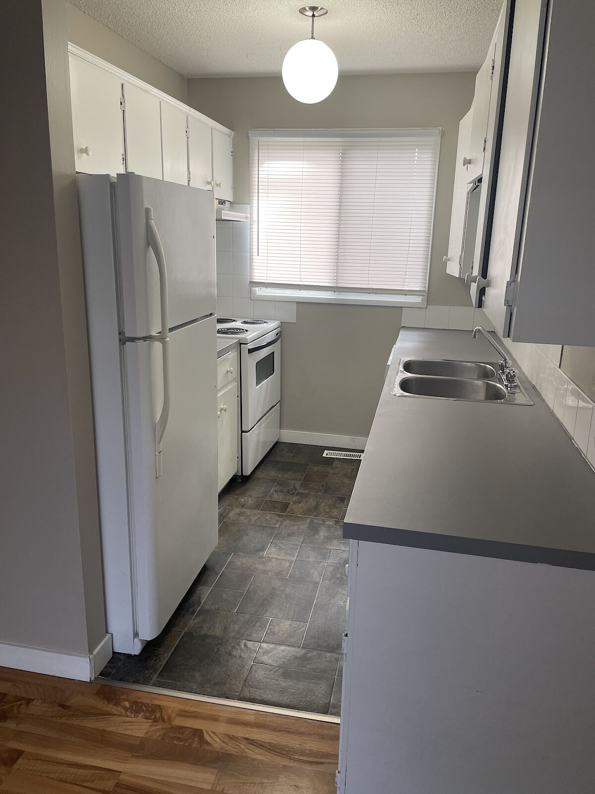 Calgary 3 bedrooms Townhouse for rent. Property photo: 117333-1