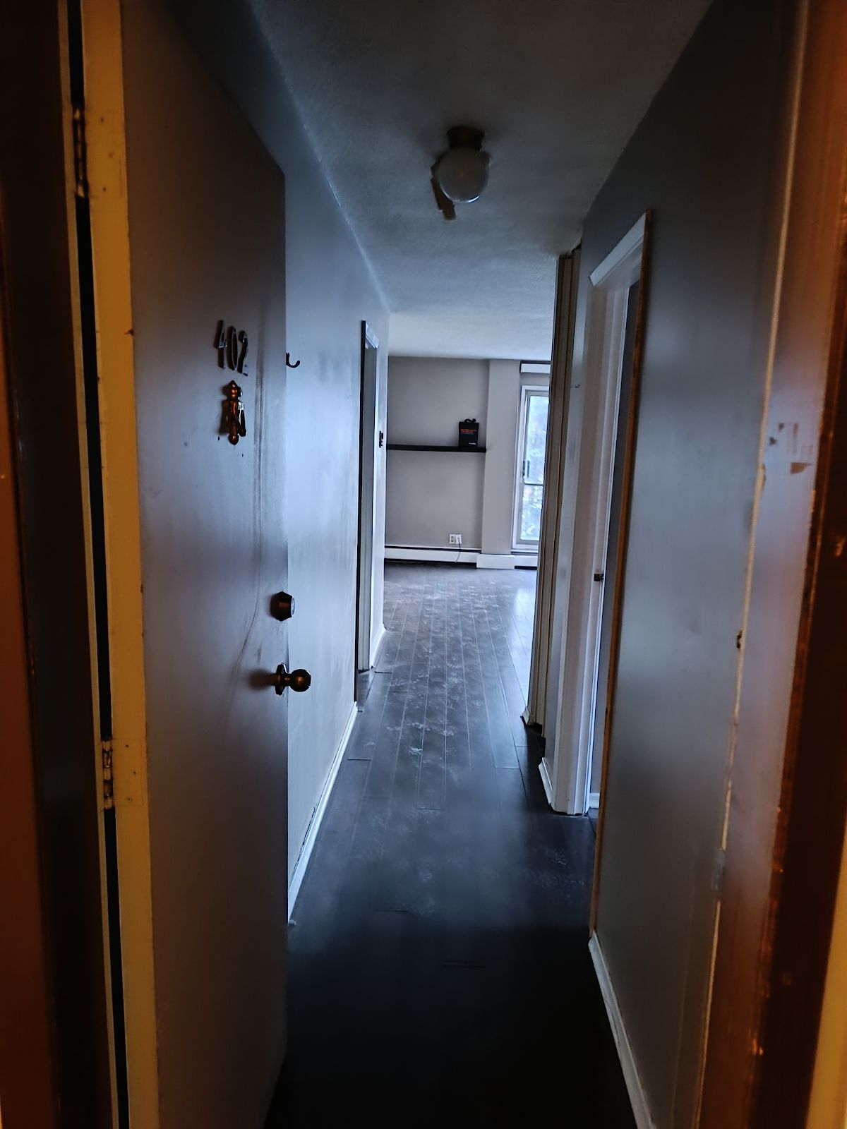 Calgary 1 bedroom Apartment for rent. Property photo: 117941-1