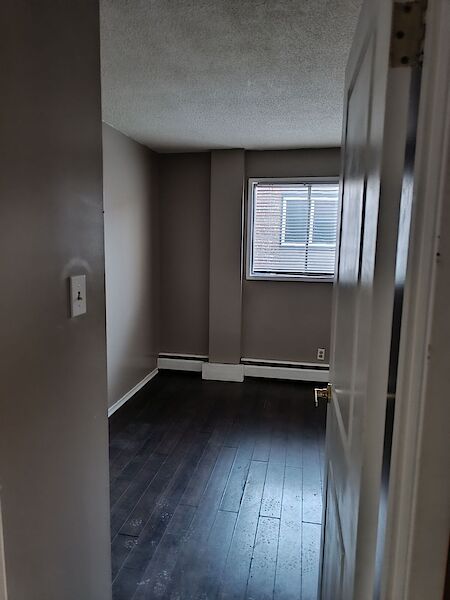 Calgary 1 bedroom Apartment for rent. Property photo: 117941-2