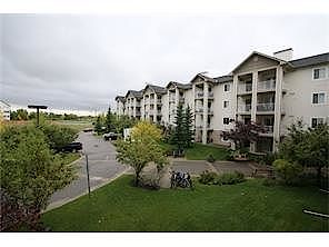 Calgary 1 + Den bedrooms Condo Unit for rent. Property photo: 11823-2