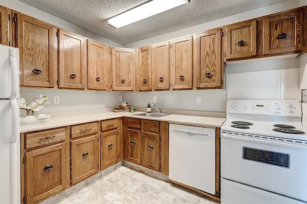 Calgary 2 bedrooms Condo Unit for rent. Property photo: 119140-3