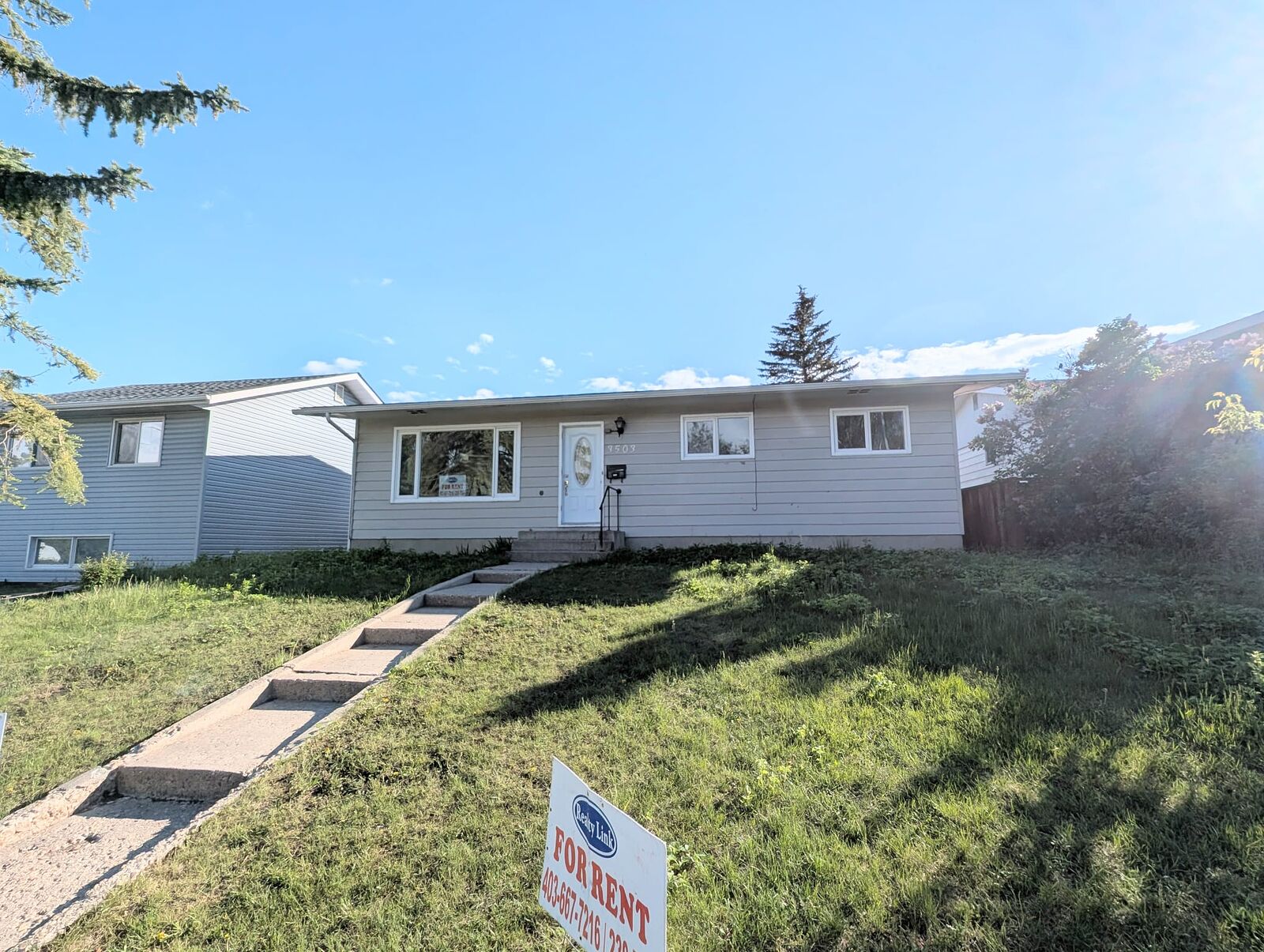 Calgary 4 + Den bedrooms House for rent. Property photo: 119967-1