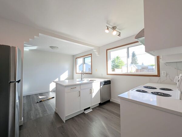 Calgary 4 + Den bedrooms House for rent. Property photo: 119967-3