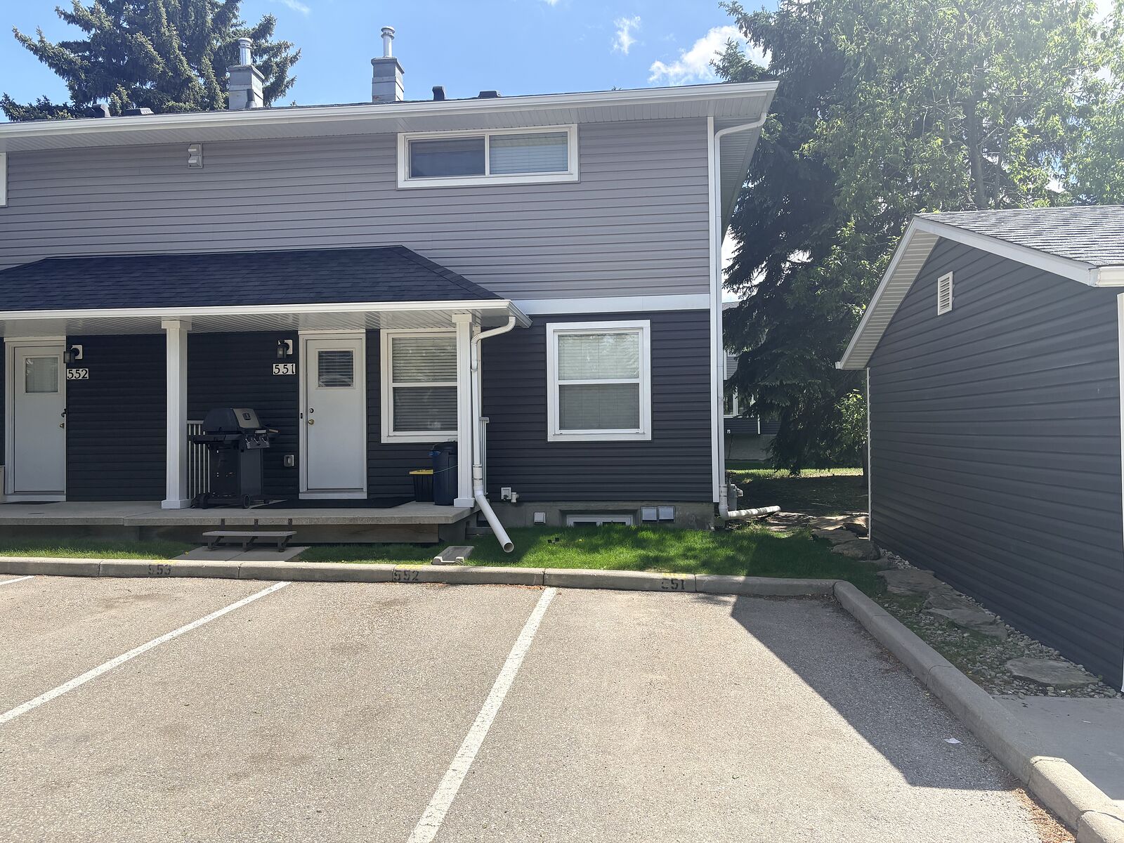 Calgary 2 bedrooms Townhouse for rent. Property photo: 120111-1