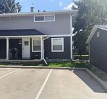 Renovated 2 Bedroom 1.5 Bathroom Townhouse - 2 parking spots