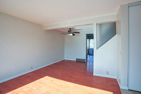 Calgary 3 bedrooms Room For Rent for rent. Property photo: 121382-3