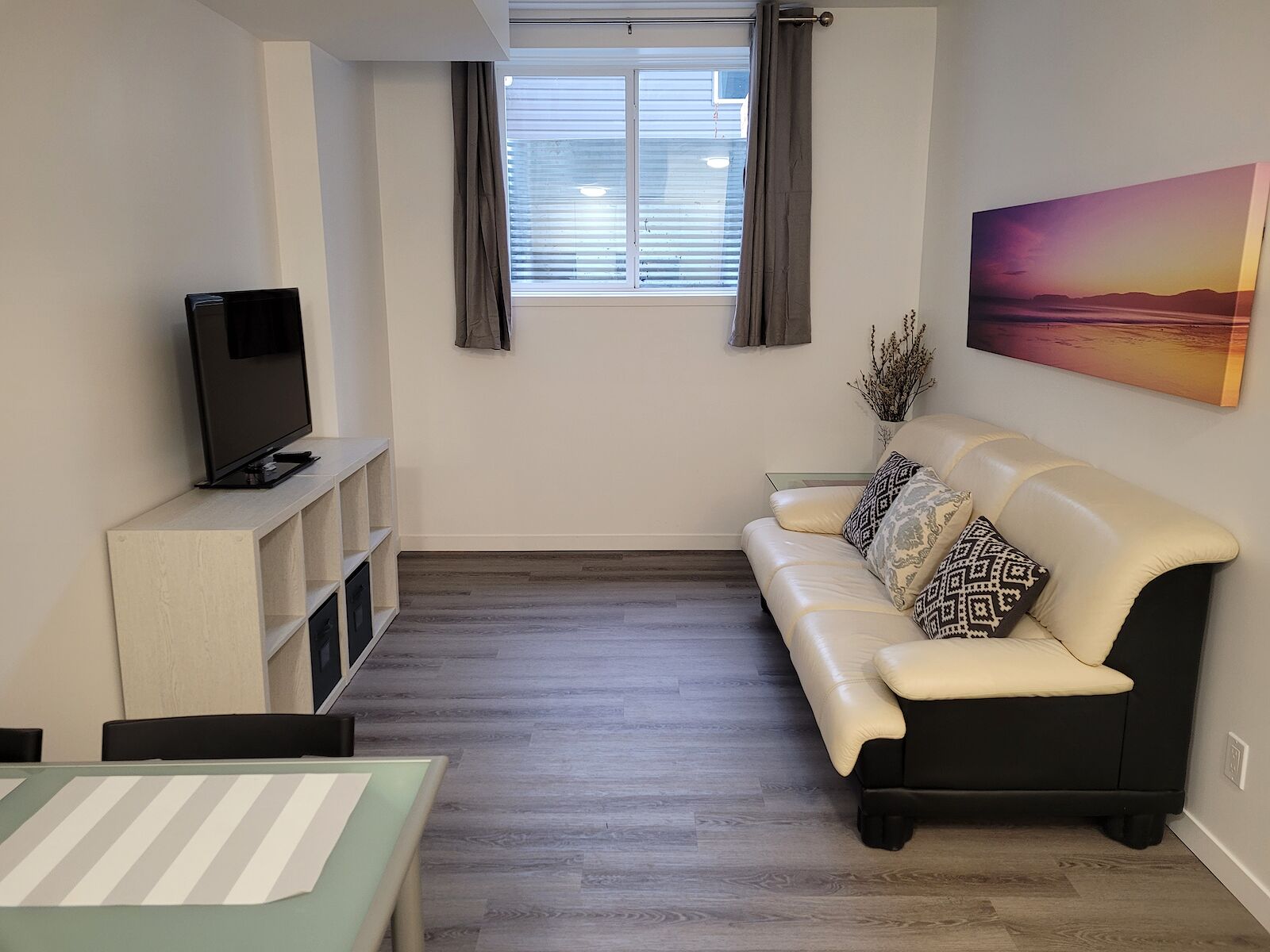 Calgary 2 bedrooms Basement for rent. Property photo: 121945-1