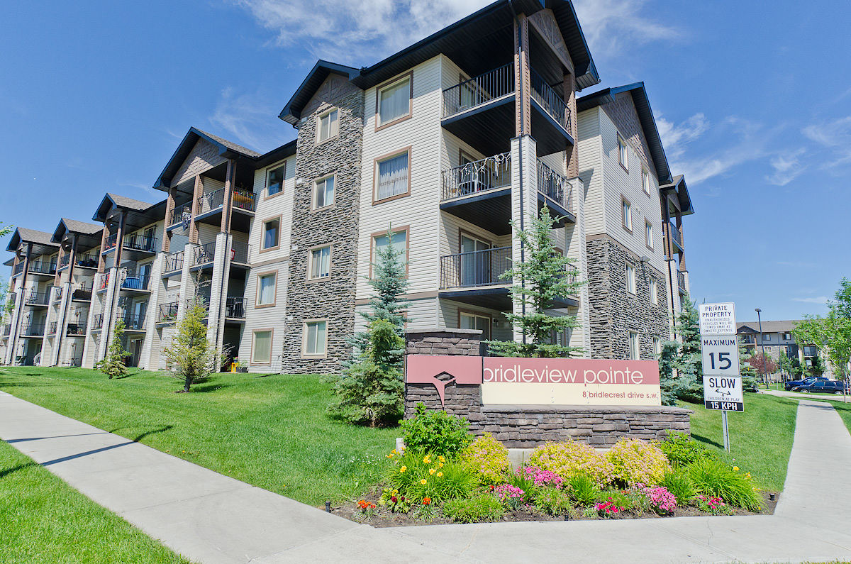 Calgary 2 bedrooms Condo Unit for rent. Property photo: 122938-1