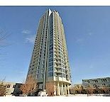 Min. to Downtown! Beautiful  3 bdrm + den +2 full  baths! Swimming Pool !