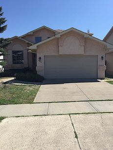 Lovely 4 Bedroom Family Home in Millrise SW