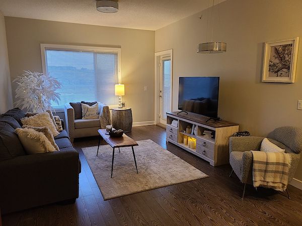 Calgary 2 bedrooms Condo Unit for rent. Property photo: 125431-2