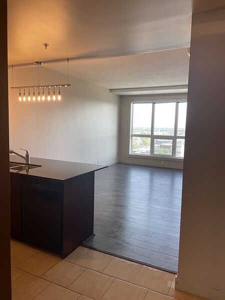 Calgary 1 + Den bedrooms Condo Unit for rent. Property photo: 126509-3