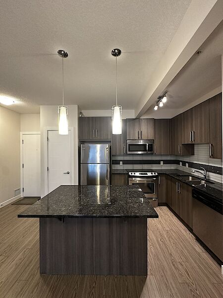 2 Bed + Den & 2 Bath in Sage Hill