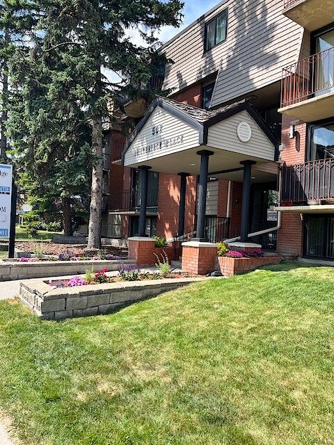 Calgary 1 bedroom Apartment for rent. Property photo: 126942-1