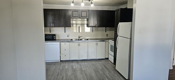 Calgary 3 bedrooms Apartment for rent. Property photo: 127098-2