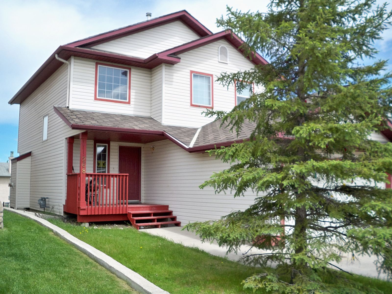 Calgary 5 bedrooms House for rent. Property photo: 12726-1