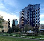 LOCATION! DOWNTOWN 1 BEDROOM CONDO - LARGE BALCONY - LIVE ON THE PARK!