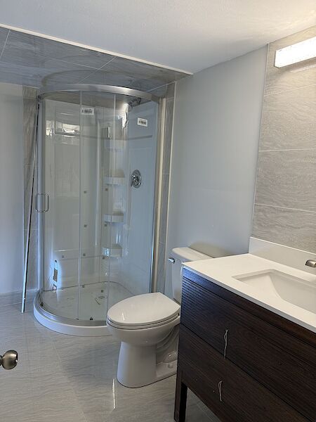 Calgary 5 bedrooms Room For Rent for rent. Property photo: 131081-2