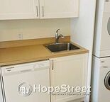 2 Bedroom Condo for Rent in Brentwood