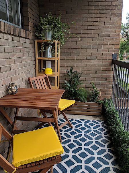 Quiet Renovated Condo in Concrete Building | Walk to 17th Ave | Parking