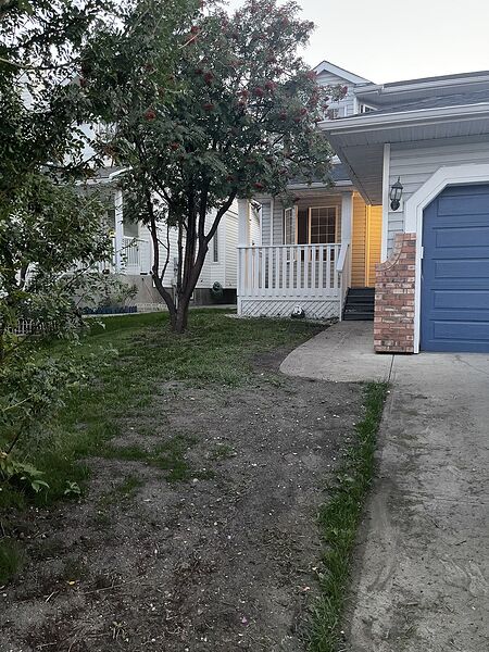 Beautiful Executive Style 3 Bdrm Douglasdale Home Semi Furnished or Not