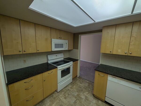 Calgary 1 bedroom Condo Unit for rent. Property photo: 135765-3