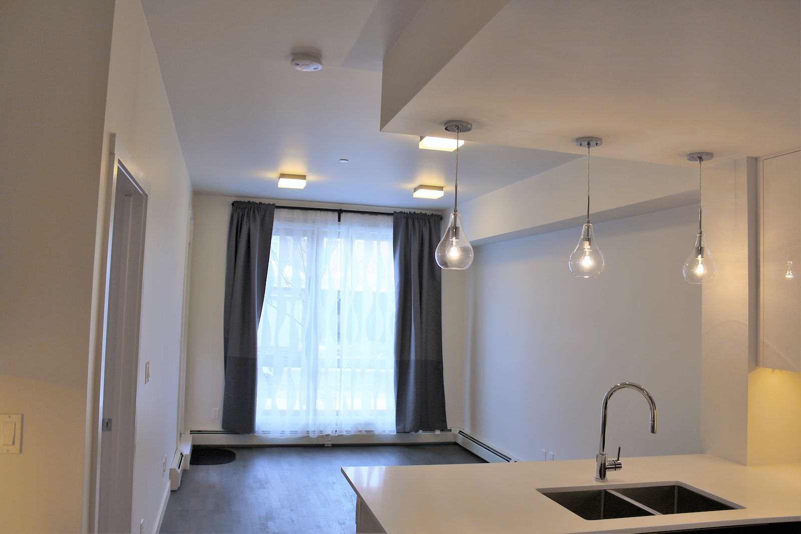 Calgary 1 bedroom Condo Unit for rent. Property photo: 135906-1