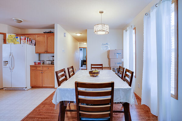 Calgary 3 + Den bedrooms Main Floor for rent. Property photo: 136079-3