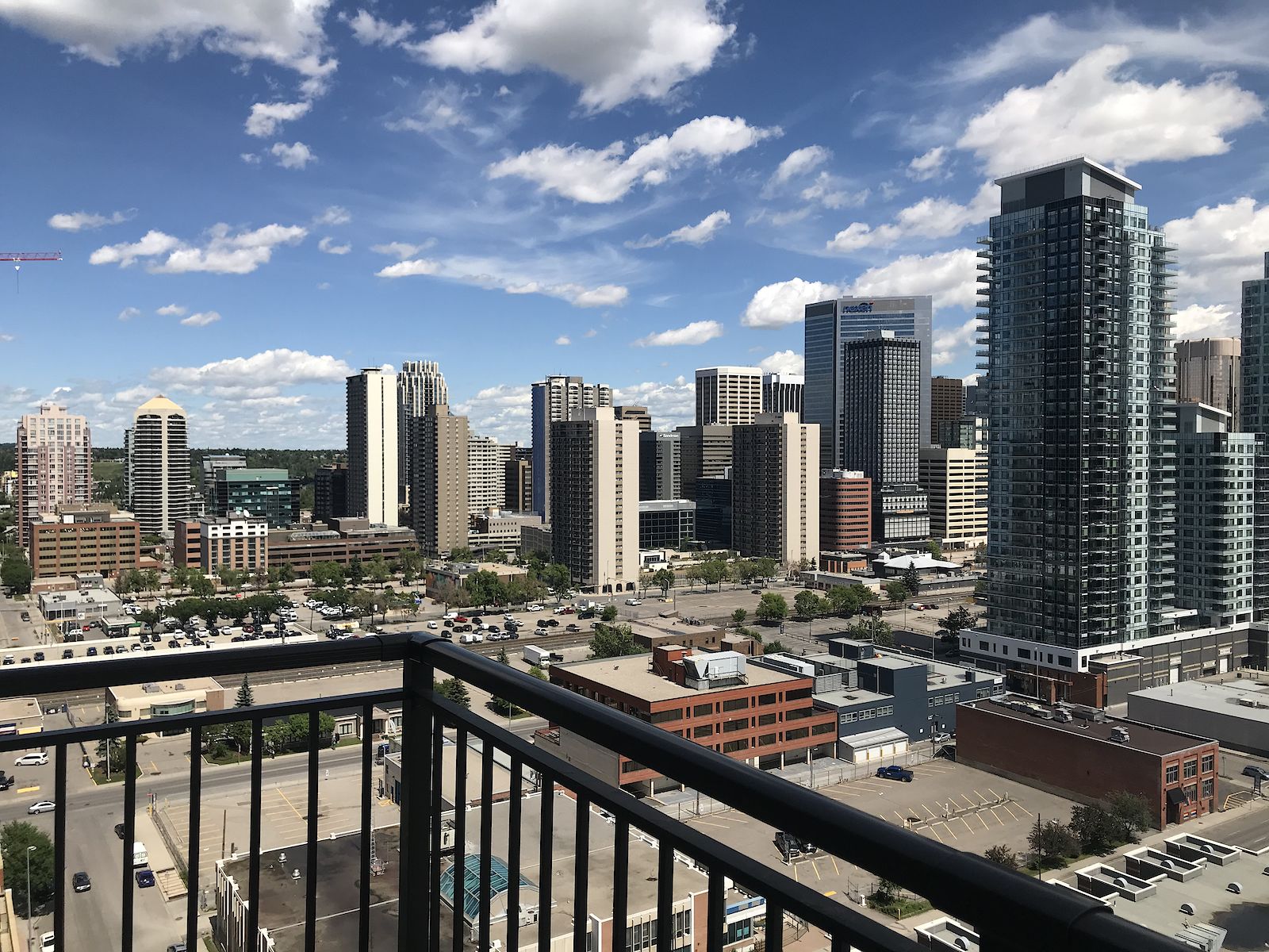 Calgary 1 + Den bedrooms Condo Unit for rent. Property photo: 137333-1
