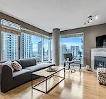 Downtown Calgary (Eau Claire)Furnished Suite Stylish Convenient & Comfortable — Downtown, Calgary