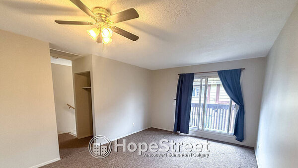 Calgary 3 bedrooms Townhouse for rent. Property photo: 140419-3