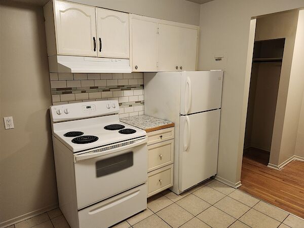 Calgary 1 bedroom Apartment for rent. Property photo: 140623-2