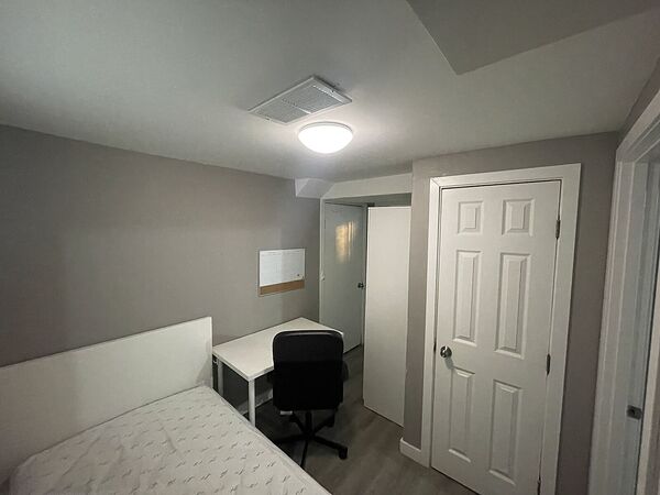 Furnished Room in Brentwood – 5 Min Walk to LRT, Near UCalgary – All Included