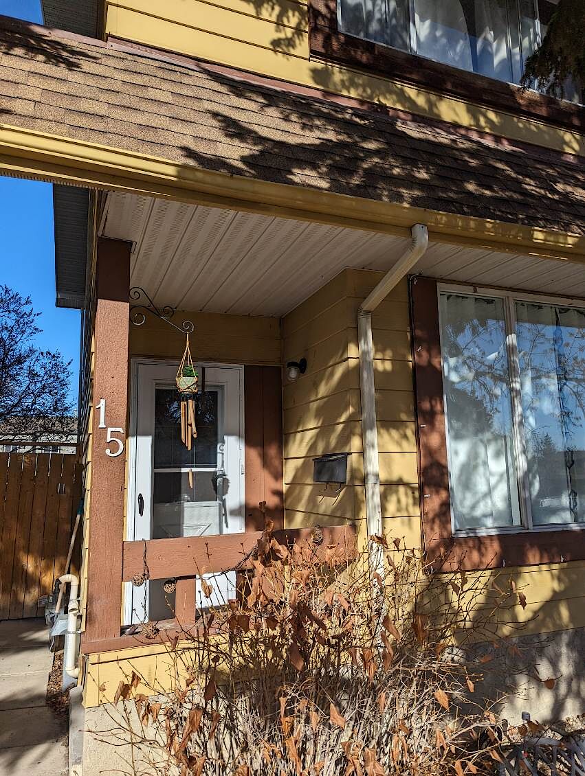 Calgary 3 bedrooms Duplex for rent. Property photo: 142604-1